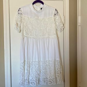6/$20 Kendall & Kylie white babydoll dress with lace accent